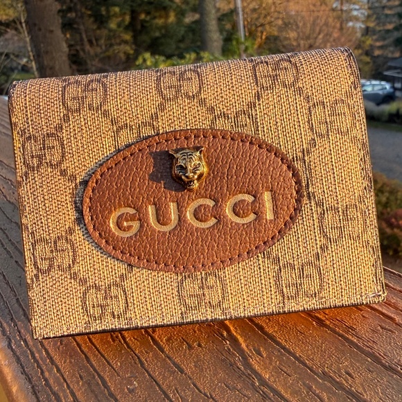 Handbags - GG Women's wallet Read Description